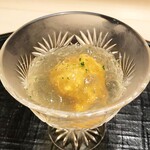 新ばし 星野 - 噴火湾のバフンウニ、アコウの出汁でとった冷製ジュレ