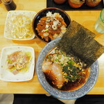 横浜ラーメン 北村家 - 4種そろい踏み