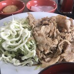 はらぺこ食堂 - 生姜焼きとキャベツ、小鉢