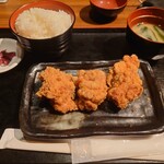 大衆居酒屋 とりいちず - でか唐揚げ定食（500円）