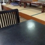 落ち着いた店内