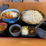 Owariya - かつ丼セット蕎麦大盛　注意！かなりのボリュームです