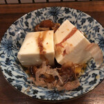 わかたろう - お通し（なめこ餡掛け豆腐）