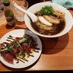 麺屋 六感堂 - 鰹焼きあら出汁ラーメン＋もち鰹の創作握り鮨