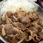 吉野家 - 牛焼肉定食：焼肉アップ