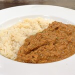 トリワイン ＰＩＫＯＳＨＨＨＵ - 洋食店のコクうまチキンキーマカレー