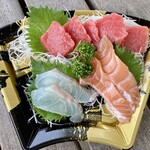 エコス - 料理写真:「本鮪たっぷり盛合せ」626円也。税込。