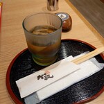 かつ敏 - 冷たいお茶とお手元