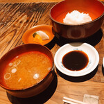 かつ好 - お味噌汁とご飯