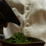 アカ - 京都・大原のサラダ 岡山のハーブ イサキ