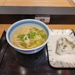 Mikasa Udon - かけうどん、高菜のおむすび