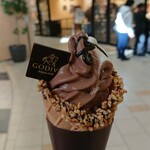 GODIVA - ソフトクリーム　ミックスチョコレート　ワッフルコーン　520円