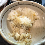 Ishokutei Yuuzenya - 天つゆ 
      あまりにも少ないのには、ガッカリ。
      天ぷらにもほとんどかかっていない。