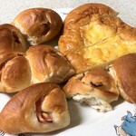 Bread Factory パン工場 - エピ＆チーズパン