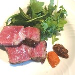 La Brianza - 近江牛28ヵ月齢40日位熟成サーロイン炭火焼き。幸運な巡り合わせびっくりとても嬉しい＼(^-^)／サシが多めながらすっきり軽やかな食べ心地でも旨み濃い、すいすい口に運んでしまう食べ終わるのが名残惜しい