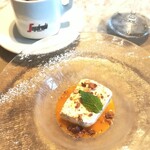 La Brianza - ディカフェのコーヒーと。ブリアンツァのドルチェいつもおいしい♪