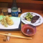 海鮮料理 居酒屋 六文銭 - くじらの味噌焼き、アナゴの天ぷら、日高見本醸造