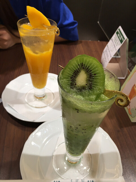 京橋千疋屋 表参道原宿店 キョウバシセンビキヤ 明治神宮前 フルーツパーラー 食べログ 京橋千疋屋 表参道原宿店 キョウバシセンビキヤ 明治神宮前 フルーツパーラー 食べログ