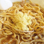 ラーメン二郎 - ここでショウガ混合♪
