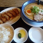 Fuu fuu tei - 楓麺の餃子セット