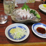 丸千葉 - いわし刺もマストね♪菊正宗と合わせて、と。
