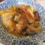 丸千葉 - あら煮もあったョ。ツイテル！金目鯛主体、旨し。