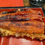 うなぎの豊川 - ３切れ目はうなぎのタレで