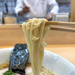 飯田商店 - しっかり茹でられた自家製麺
