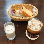 Hananogikohiten - アイスコーヒー（コーヒーチケット使用）470円
                        モーニングサービス付き、ガムシロ抜き