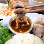 サバイディー タイ&ラオス料理 - 美味しい蒸し鶏