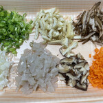 豆富山房 あさの - ネギ、油揚げ、ゴボウ、蒟蒻、干椎茸、人参