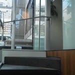 Hygge - 201210 Hygge　１Fへ上る階段.jpg