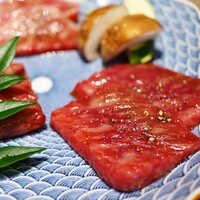 焼肉 BEEFMAN 六本木本店 - タレ系「イチボ」「カイノミ」「肩ロース」