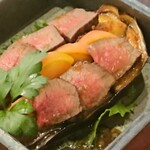 とうふ家 - 米茄子とローストビーフの出会いもの