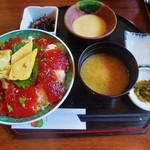 旬菜魚 つわぶき - こだわり赤身の”鮪丼”