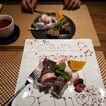 海鮮 イタリアンバル ルチアーノ - 手前がBIRTHDAYプレート奥は通常のデザート