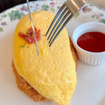 マンマ亭 - ナイフとフォークでプルプルの卵が美味しそう❣️