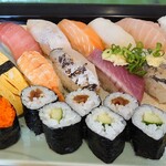 ん寿司 - お寿司13貫、巻物2種類