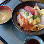コロポックル - 海鮮丼990円