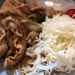 家庭料理居酒屋 よってって - 絶妙な味付けの生姜焼き。私好みの味です！
      
      後半はマヨネーズもまとわせてガブリエール
      
      ですね！