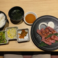 焼肉 淀屋橋 牛の膳 - 個室で1人、寂しくないと言えば嘘になりますな(;_;)