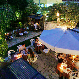 開放感のあるビアガーデンで素敵なひと時をお過ごしください♪