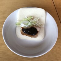 スカイグリルブッフェレストラン空桜 - 【ワゴンサービス】鶏チャーシューの蒸しパンサンド
