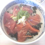 まぐろどんぶり瀬川 - まぐろ丼　８００円