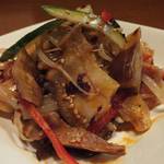 福建家庭料理 旬の香 - 「豚足ともやしの食べるラー油和え」：花椒（四川の山椒）の痺れる辛さ！
      豚足の食感が後をひく♪