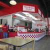 Five Guys Burgers and Fries - 内観写真: