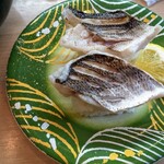 回転寿司　江戸ッ子 - カマス炙り(275円)