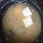 丸冨水産 - 豆腐とワカメの味噌汁