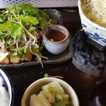 まさ竜 - チキン南蛮定食
                                タルタルはなく、たっぷり野菜と甘酸っぱいタレが美味しい♪