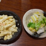 焼き鳥 餃子 居酒屋 小鉄屋 - マカロニサラダと白菜漬け